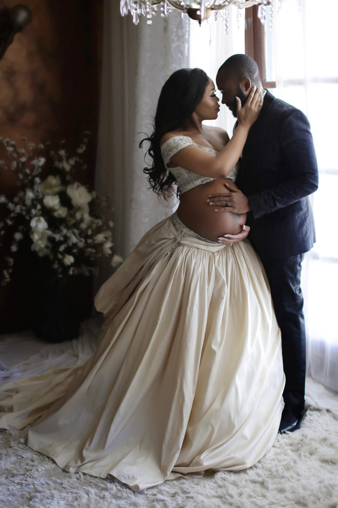 Pregnant With Twins A Stylish Maternity Session Munamommy