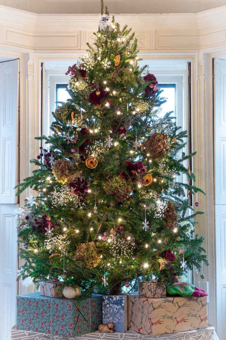 12 Stunning Christmas Tree Decorating Trends You'll Love MunaMommy